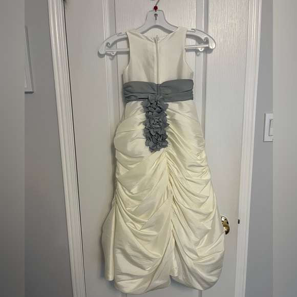 White Flowergirl Dress with Basket - Picture 2 of 6